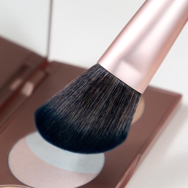 Soft Blooming Contour Brush