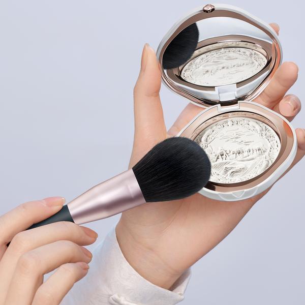 Soft Blooming Powder Brush