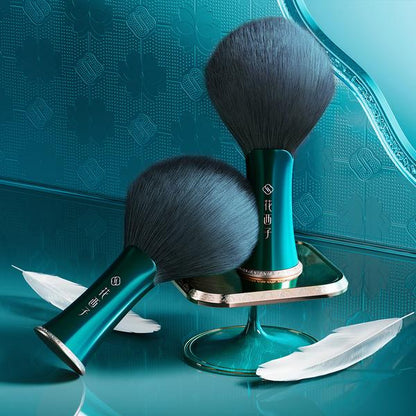 Feather Fan All Over Face Brush