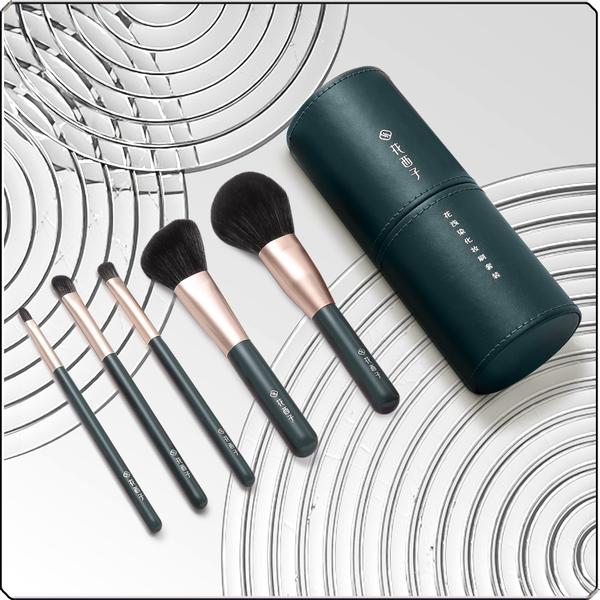 Soft Blooming 5-Piece Brush Set