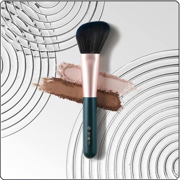 Soft Blooming Contour Brush