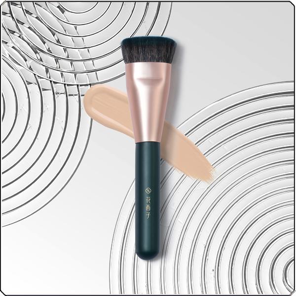 Soft Blooming Foundation Brush